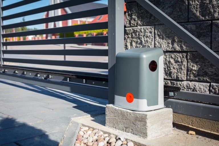 Entrance gate with remote control